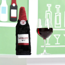 Charger l'image dans la galerie, Jouet pour chien peluche Zippy Paws - Bouteille de vin rouge