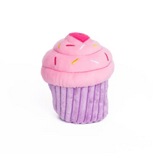 Charger l'image dans la galerie, Jouet pour chien peluche Zippy Paws - Cupcake rose