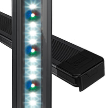 Charger l'image dans la galerie, Rampe d’éclairage à DEL Aquasky 3.0 Fluval - 18 W - 61-93 cm (24,25-36,5 po)