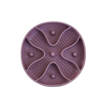 Charger l'image dans la galerie, Dexypaws Tapis de léchage en silicone "Cache-cache" à alimentation lente - Cercle - Rose poudré
