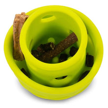 Charger l'image dans la galerie, Messy Mutts Jouet pour chien ''Totally Pooched, Puzzle'n Play'' - Vert
