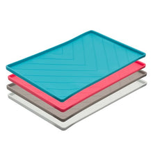 Charger l'image dans la galerie, Messy Mutts Tapis en silicone avec travers de métal, Rouge
