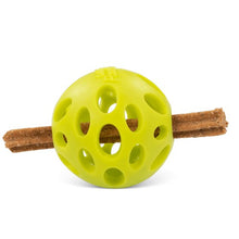 Charger l'image dans la galerie, Messy Mutts ''Totally Pooched, Huff'n Puff Ball'' Jouet balle pour chien - Verte
