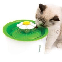 Charger l'image dans la galerie, Catit abreuvoir avec fleur 3 Litres - Boutique Le Jardin Des Animaux -AbreuvoirBoutique Le Jardin Des Animaux43742W

