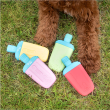 Charger l'image dans la galerie, ICE TOY™ - Jouet rafraîchissant pour chien avec cône de glace | Popsicle Lime

