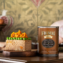 Charger l'image dans la galerie, Conserve pour chien FROMM - PÂTÉ À LA DINDE, CANARD ET POMME DE TERRE DOUCE Sans Grains

