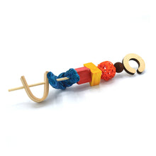 Charger l'image dans la galerie, Oxbow Enriched Life - Gâterie à Mâcher Pour Rongeur, Brochette Colorée

