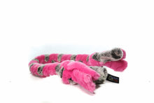 Charger l'image dans la galerie, Schum-Tug jouet pour chien en peluche tressé Medium Régulier - Boutique Le Jardin Des Animaux -jouet chienBoutique Le Jardin Des AnimauxSCG01100
